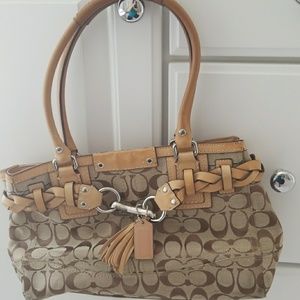 Coach handbag, large C morif