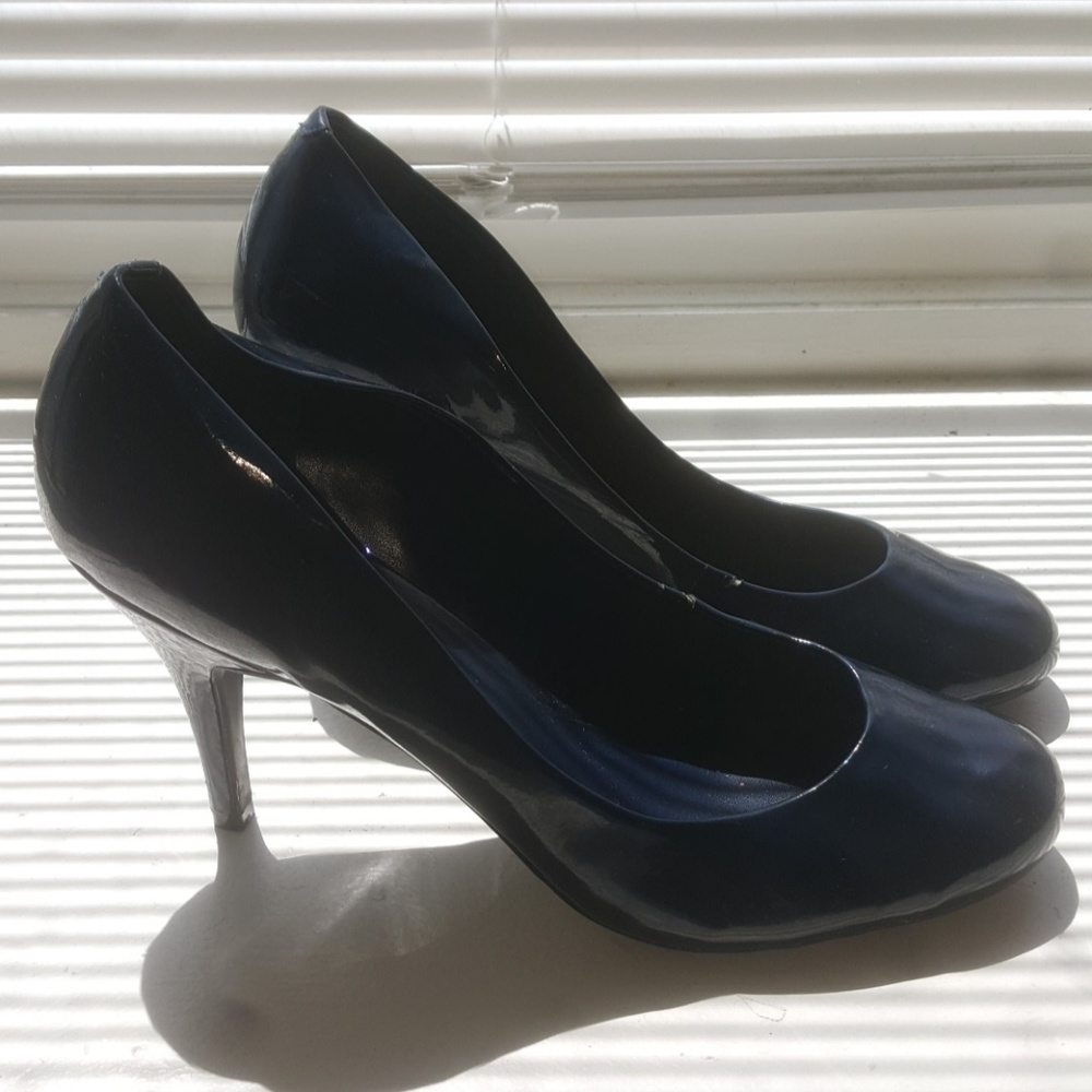 Jessica Simpson blue patent pumps
