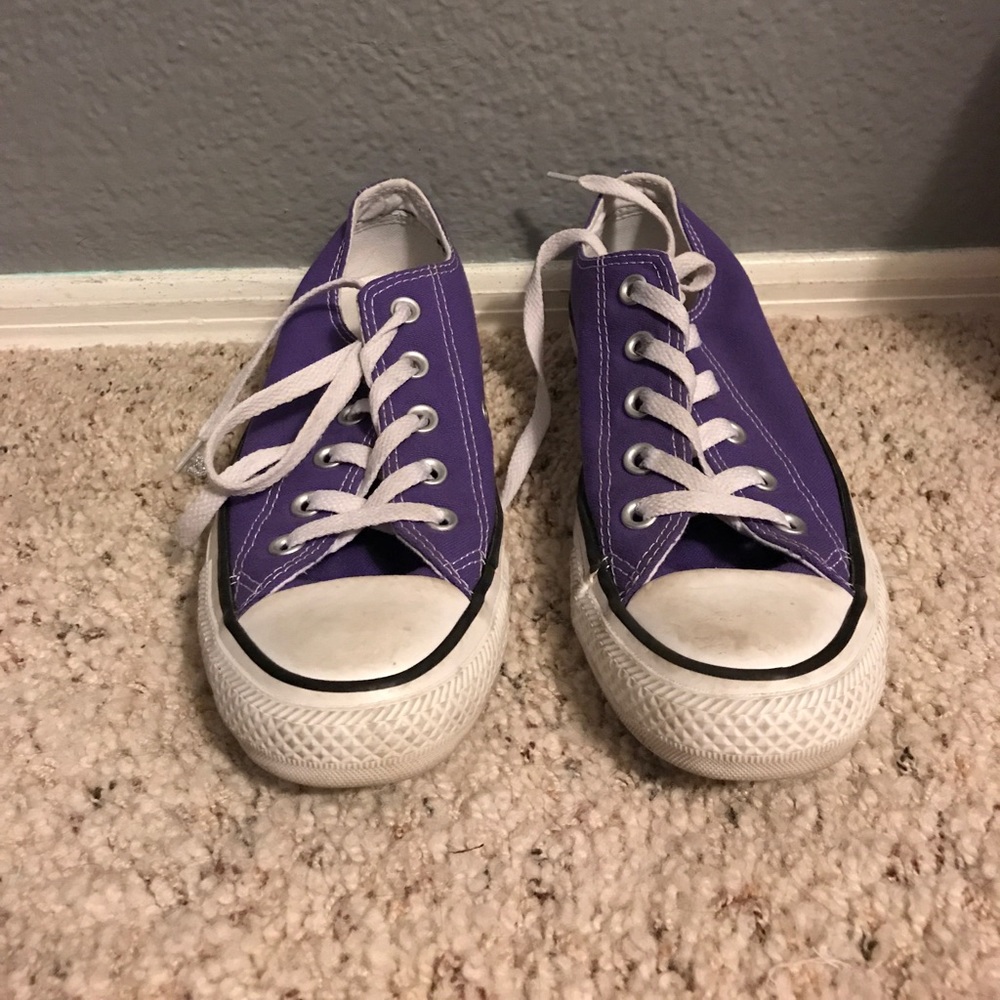 Purple converse all stars women's size 6