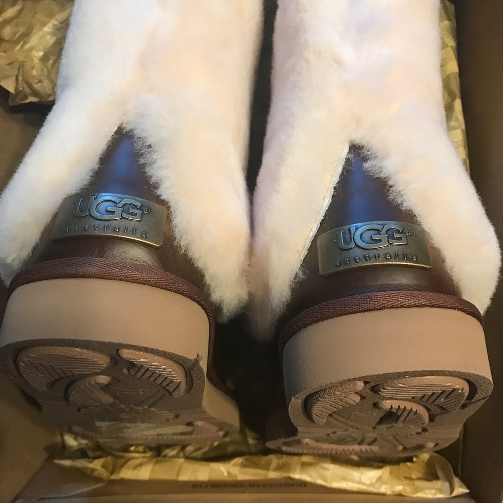 NEW in box UGG PATTEN