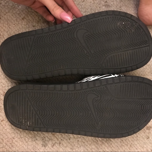 Nike slides *sold* - Picture 2 of 3