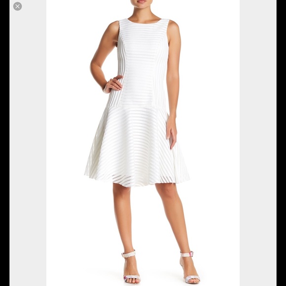 Black Halo Dresses & Skirts - Black Halo "vogue" Dress