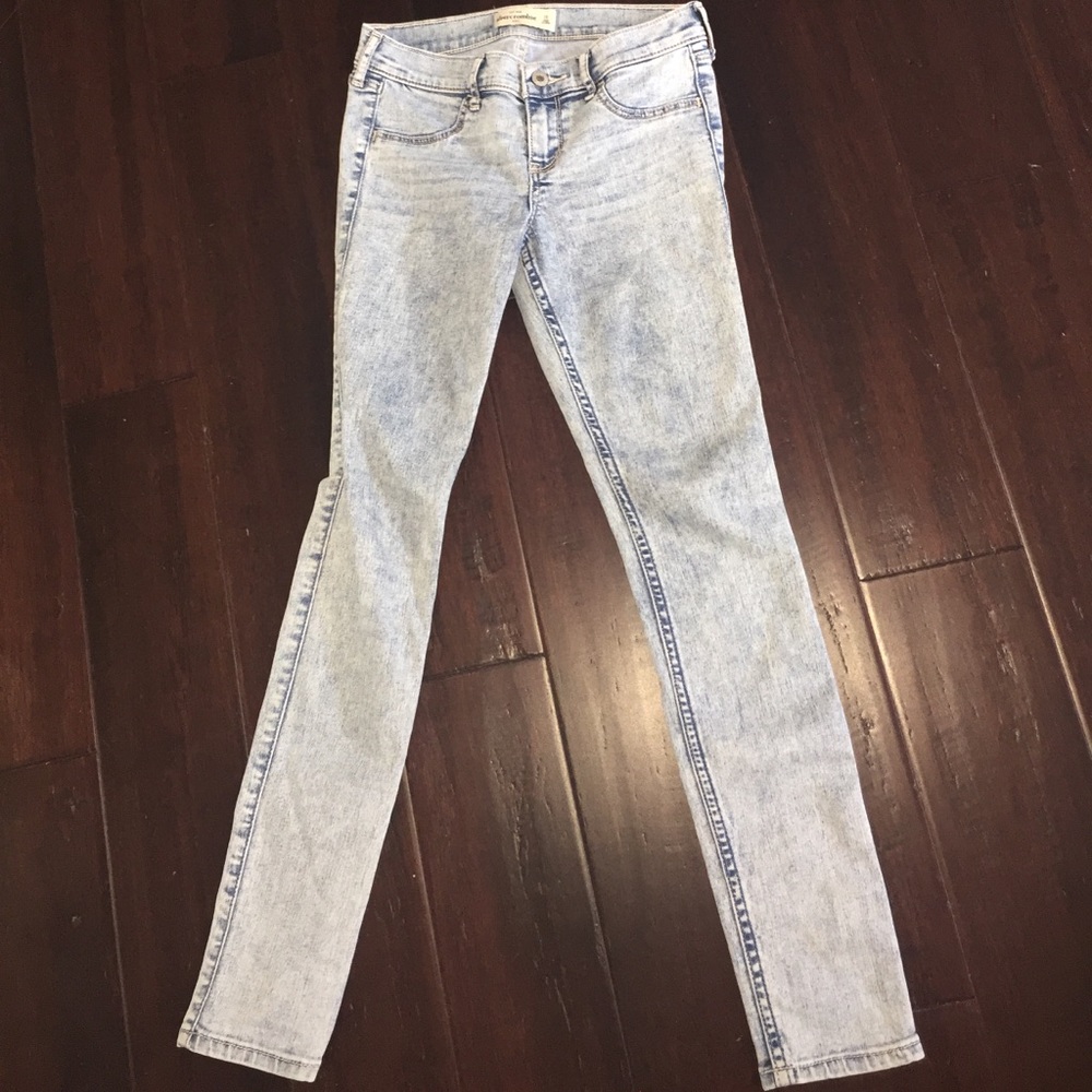 Abercrombie jeans kids size 16 fit like a size 0