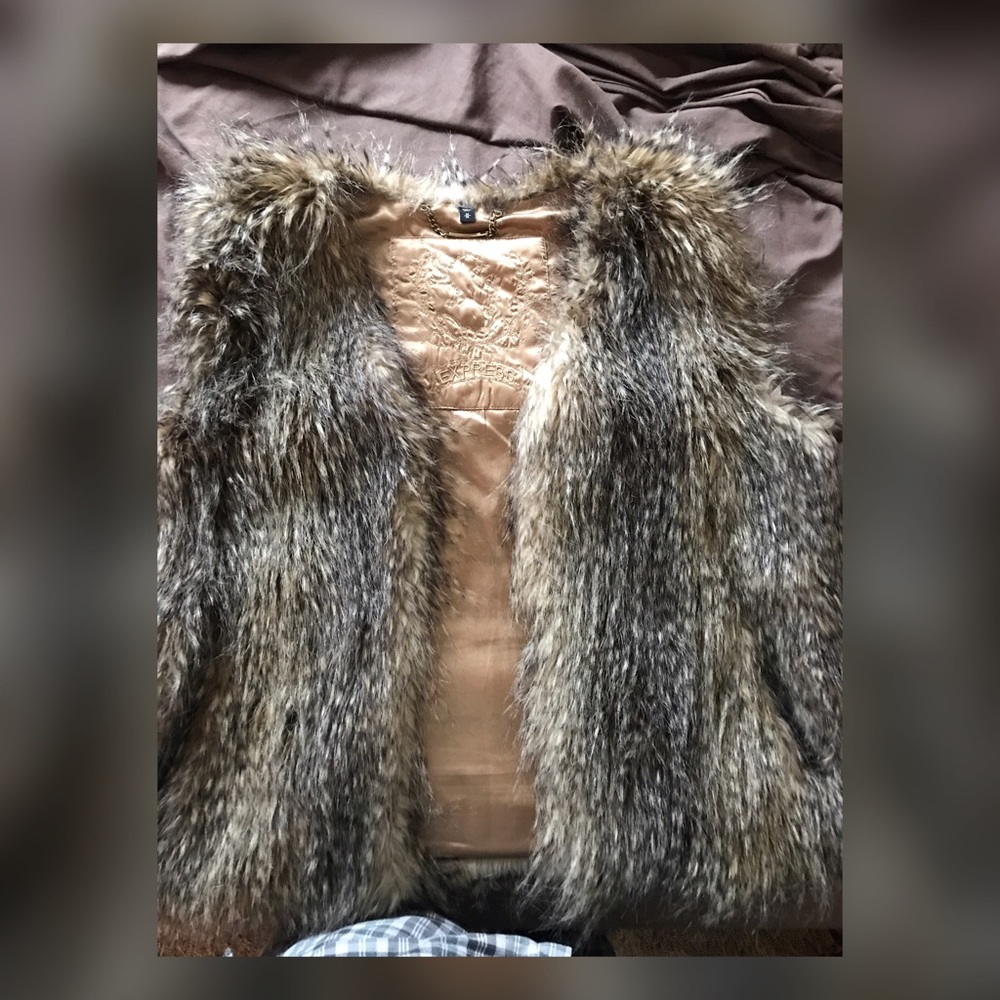 😍Express Fur Vest 😍