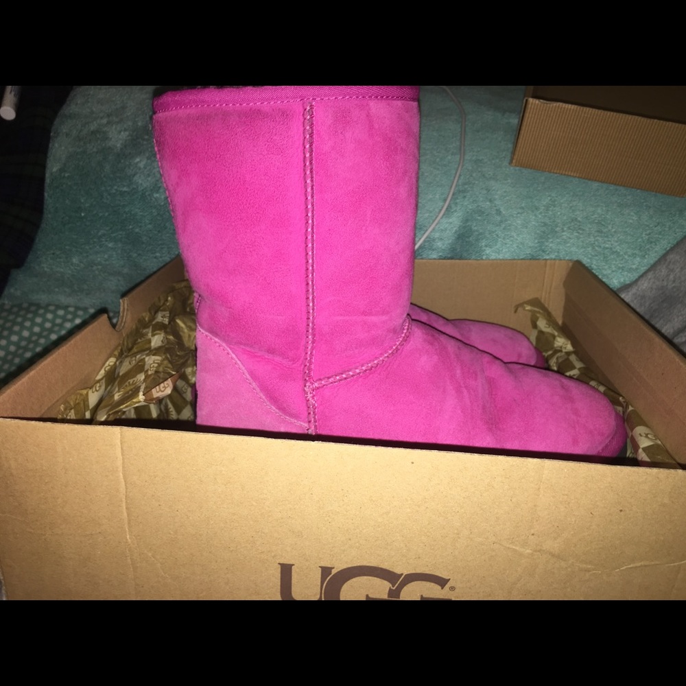 Pink Ugg's
