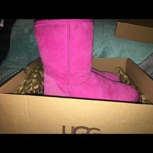 Pink Ugg's