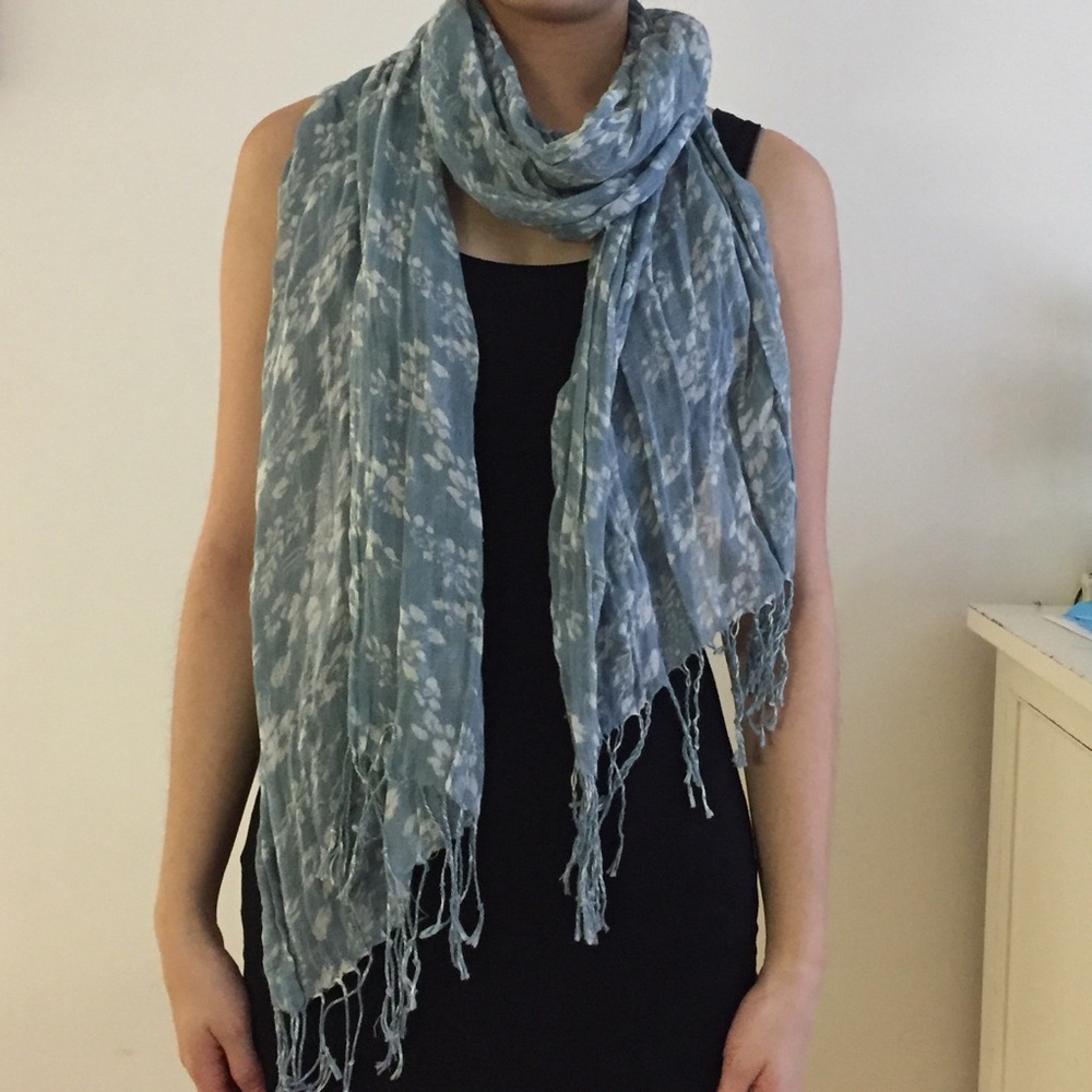 Seafoam Green Floral Patterned Scarf - Picture 1 of 2