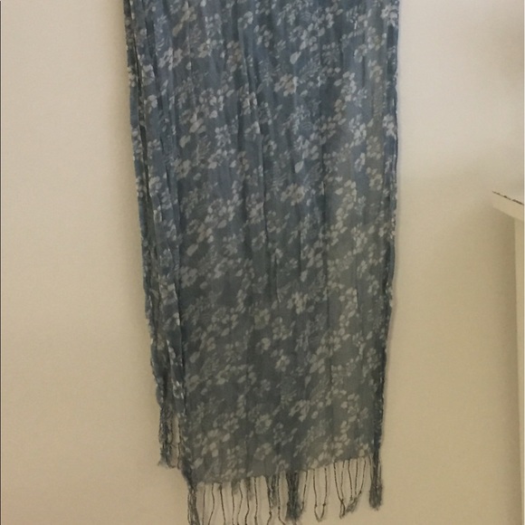 Seafoam Green Floral Patterned Scarf - Picture 2 of 2