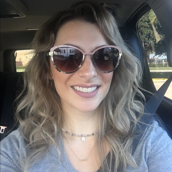 Meet your Posher, Samantha - Picture 5 of 8