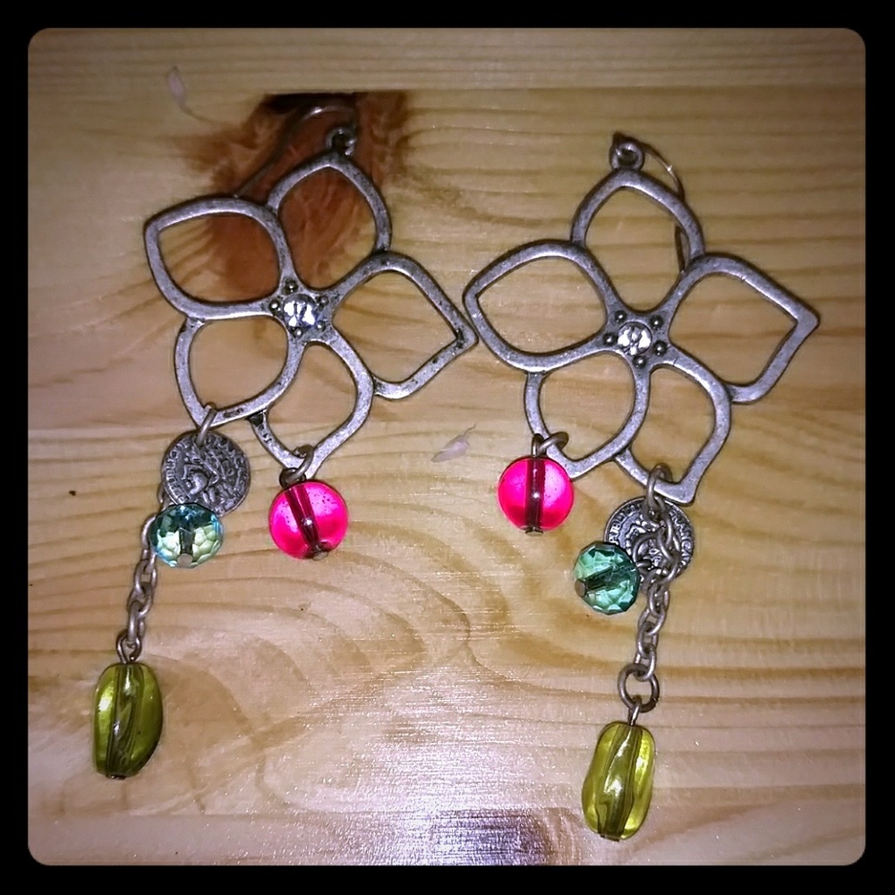 Flower dangle earrings