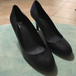 Brooks brothers classic work heel