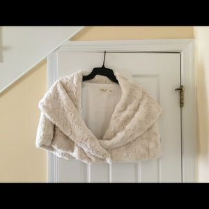 Eliza J Womens Lined Faux Fur Shrug
