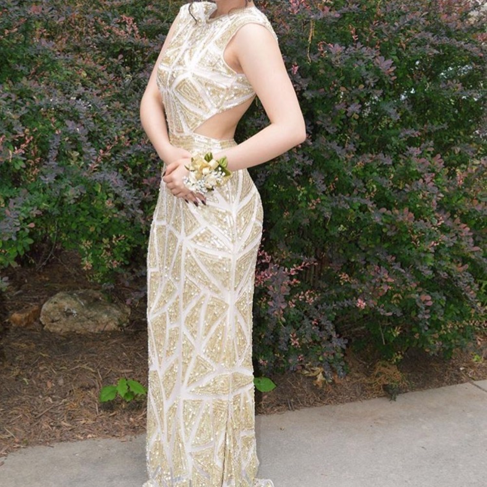 Unique Mac Duggal elegant dress for special events