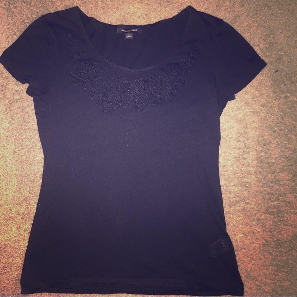 Black Banana Republic fitted tee with cabling