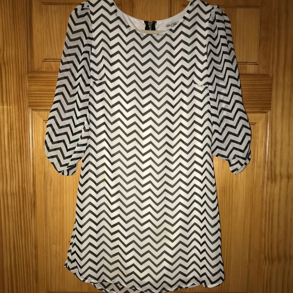 Adorable Swift Dress!!