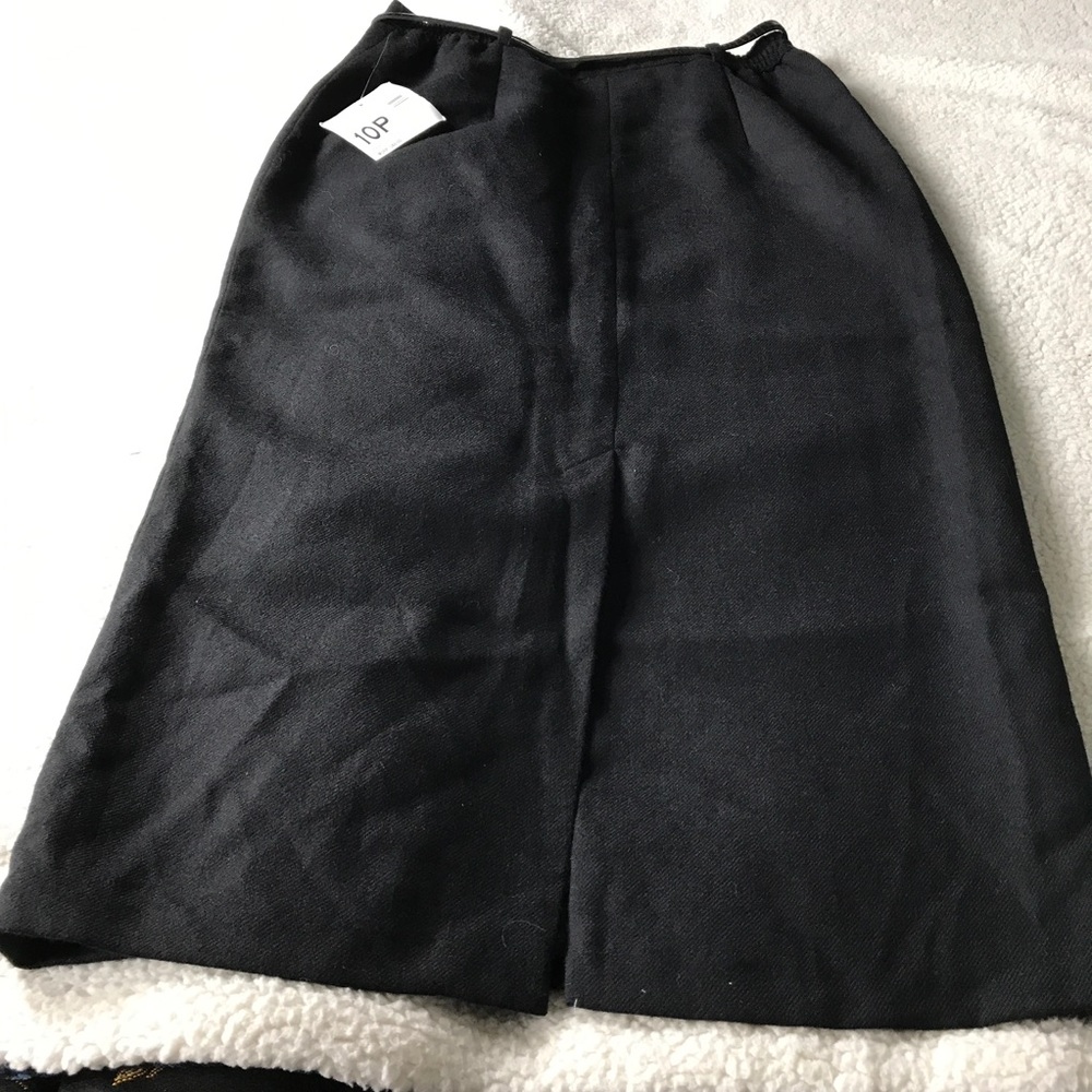 Sag Harbour Black Maxi Long Skirt. Petite 10, Wool