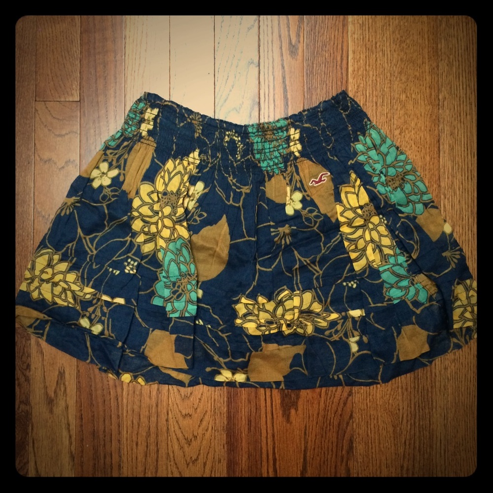 Floral hollister miniskirt