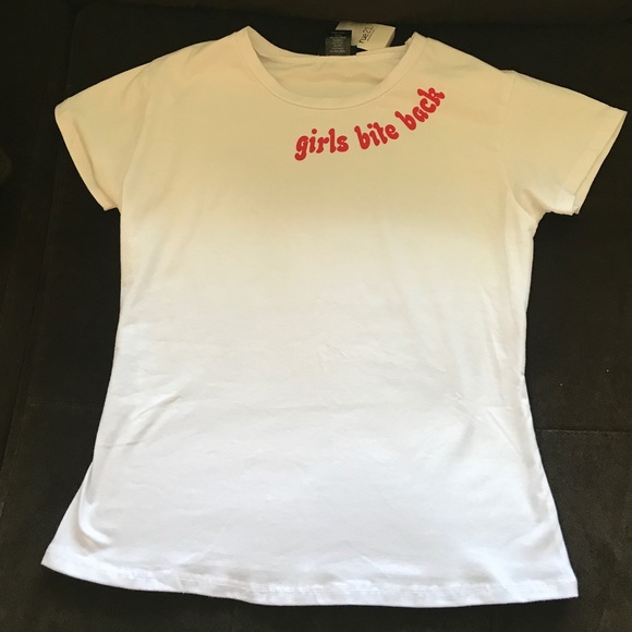 🌹Host Pick🌹Girls bite back! T-Shirt - Picture 6 of 8