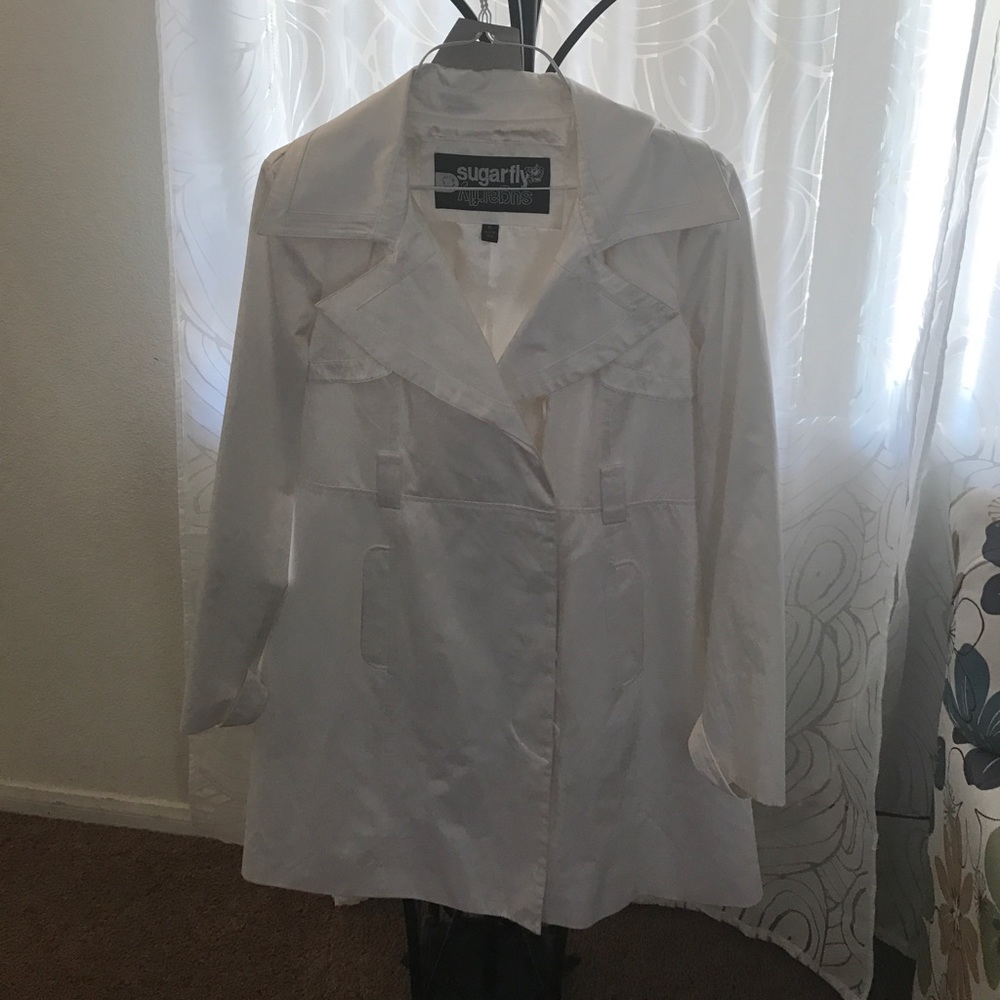 White Jacket with Belt and pockets