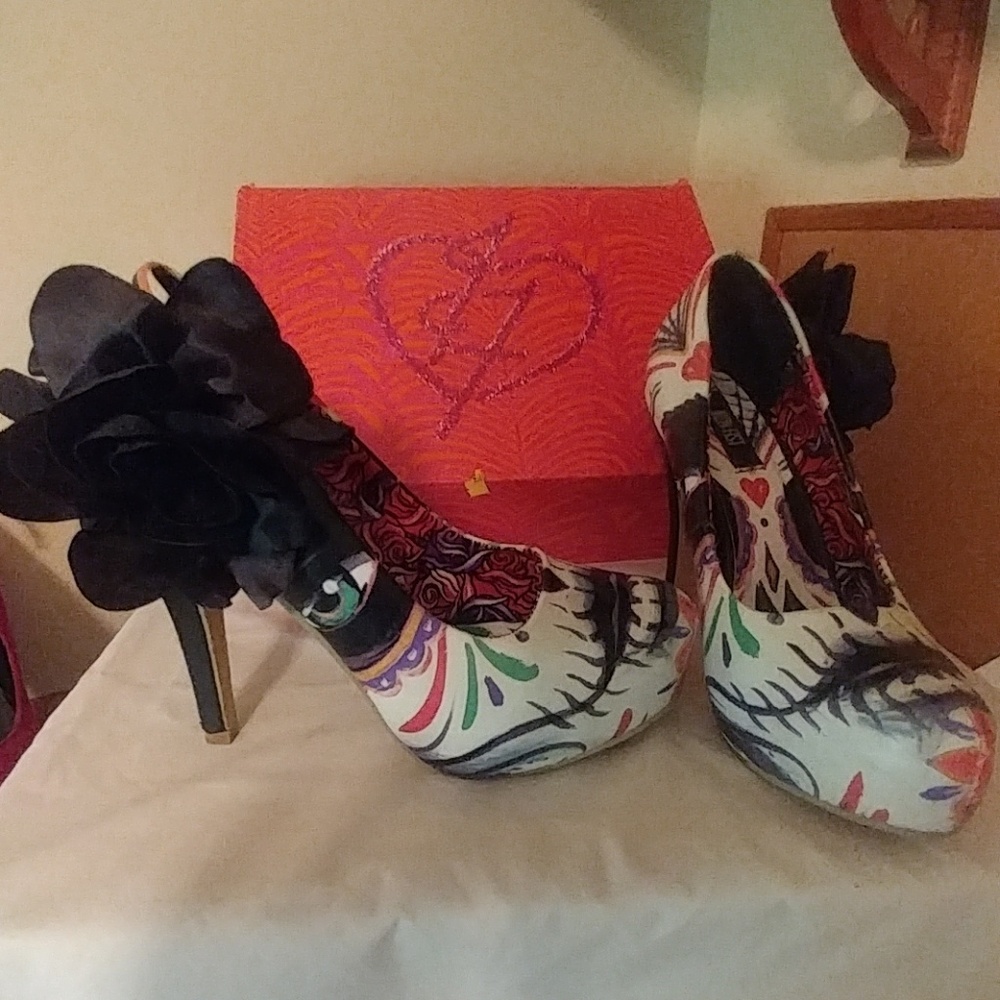 Iron fist size 8