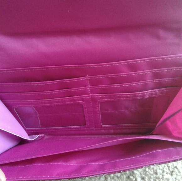 ~Pink alligator print purse~ - Picture 3 of 5