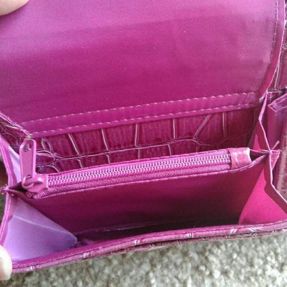 ~Pink alligator print purse~ - Picture 5 of 5