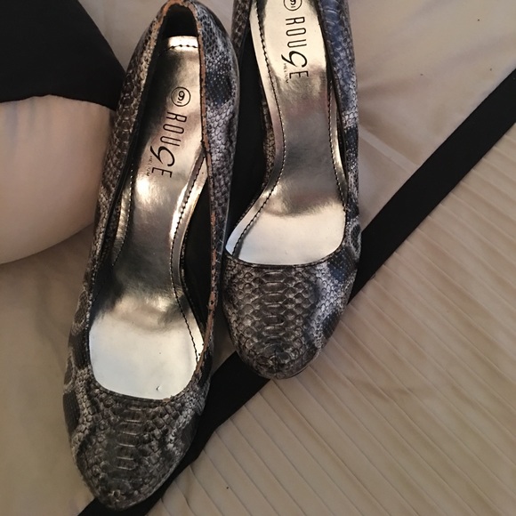 Shoes - Picture 2 of 4