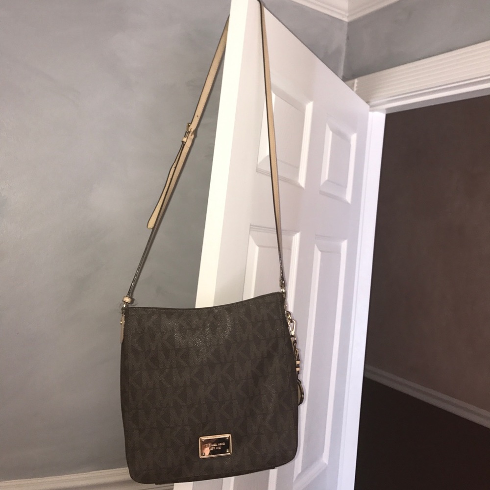 Michael Kors crossbody messenger bag