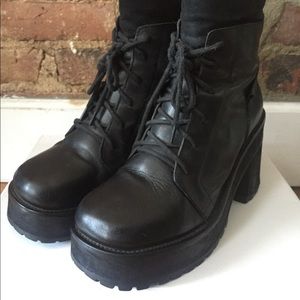 Pre-owned Unif Reverb Boots