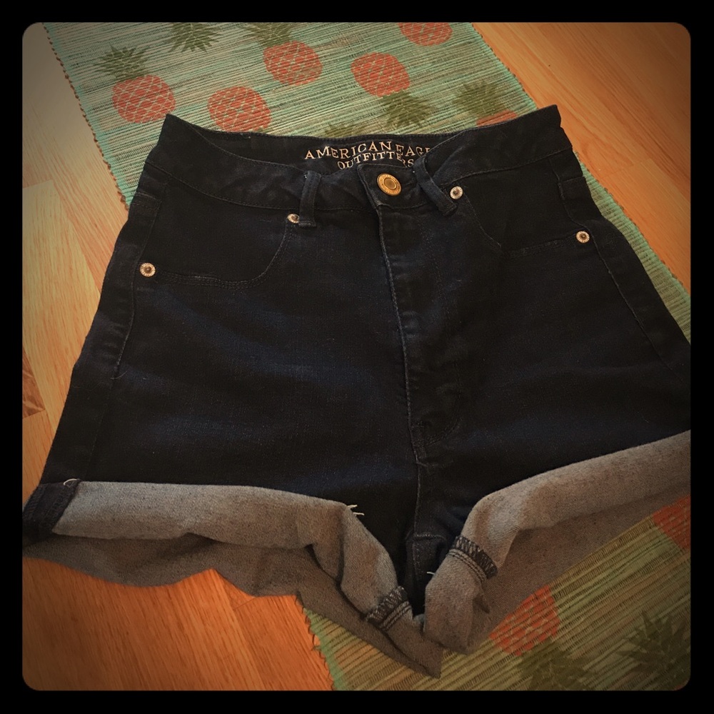 🌸Size 6 Like New High Waisted AE Shorts