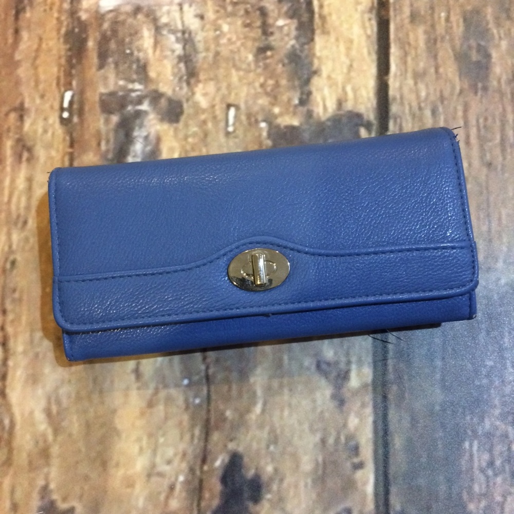 Blue Apt. 9 Safe Keeper Wallet