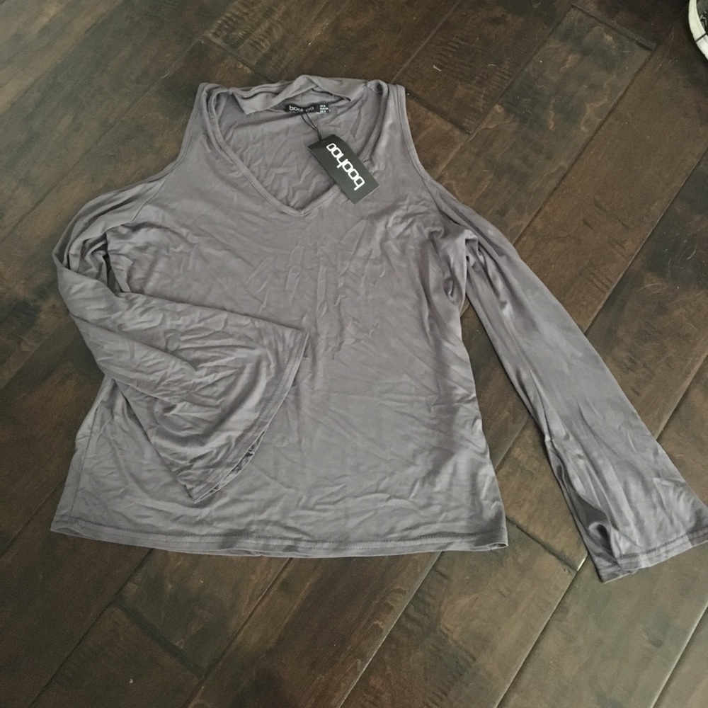 Long flair sleeve boohoo top