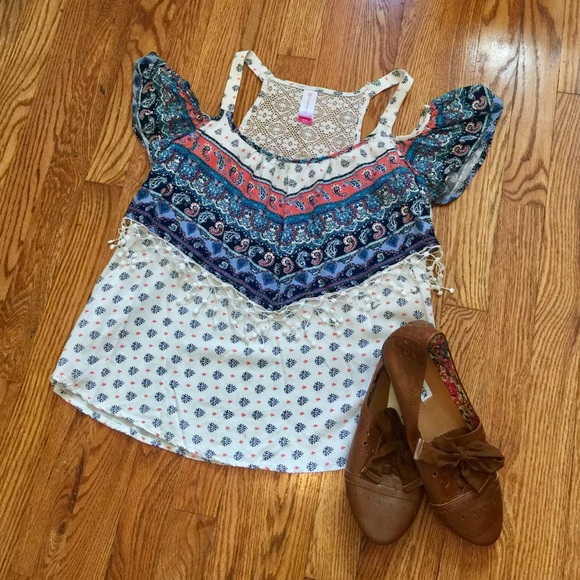 No Boundaries Tops - Cold Shoulder Top