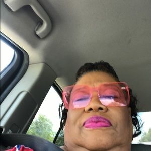 Meet your Posher, Deborah