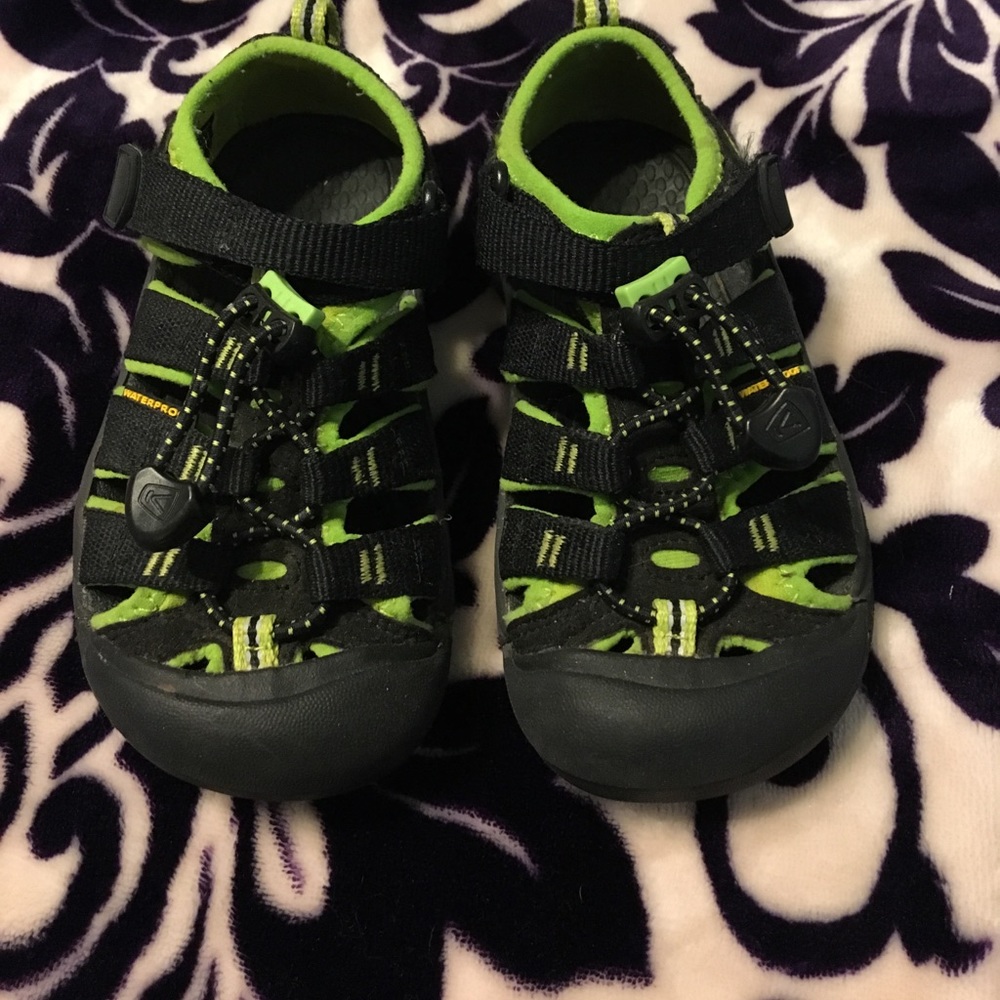 Keen boys sandal