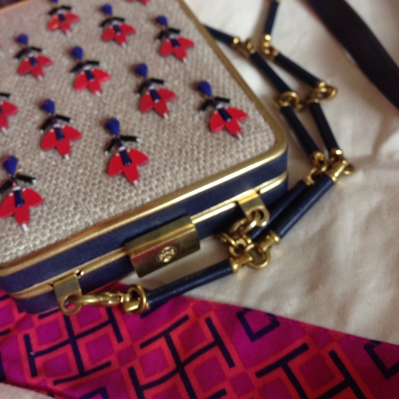 Tory Burch Adele Minaudière - Picture 5 of 7