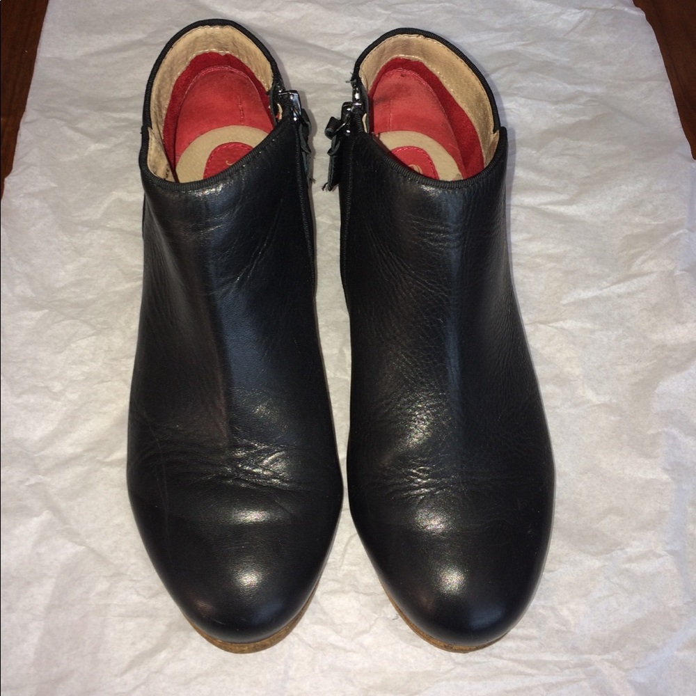 Black Softwalk Rocklin ankle boots 7W