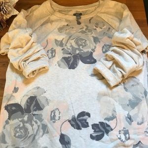 Cream Floral Aerie sweatshirt • size M