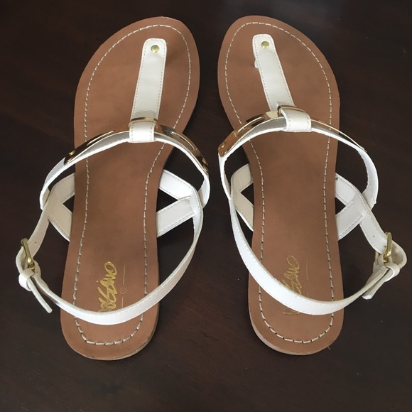 MOSSIMO Avery Sandals - Picture 3 of 5