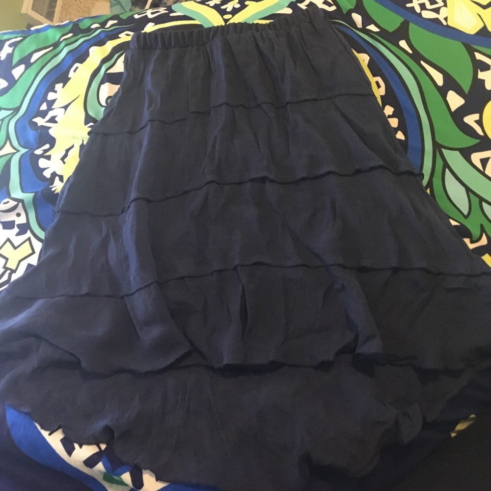 A. BYER Juniors flowy mid length skirt