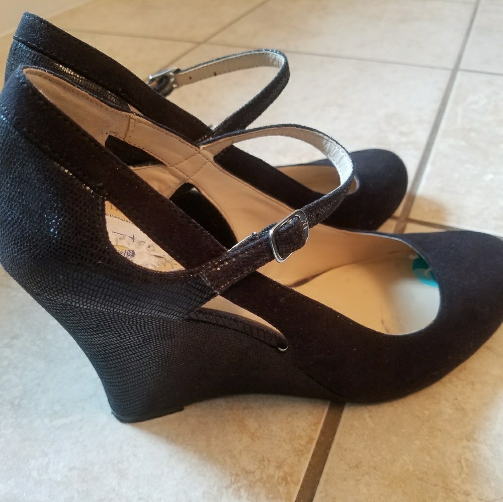 9 west wedges