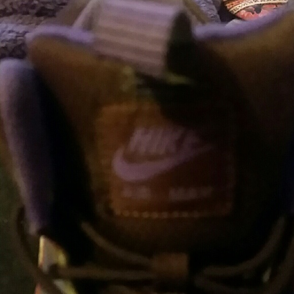 Sold on  eBay Nike boots - Picture 2 of 4