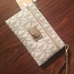 Michael Kors Wristlet