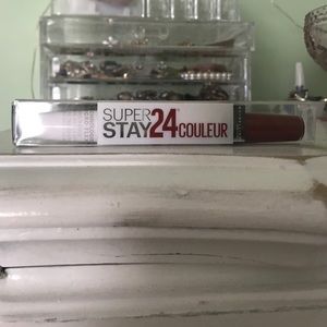 Brand New In Box Maybelline Superstay 24