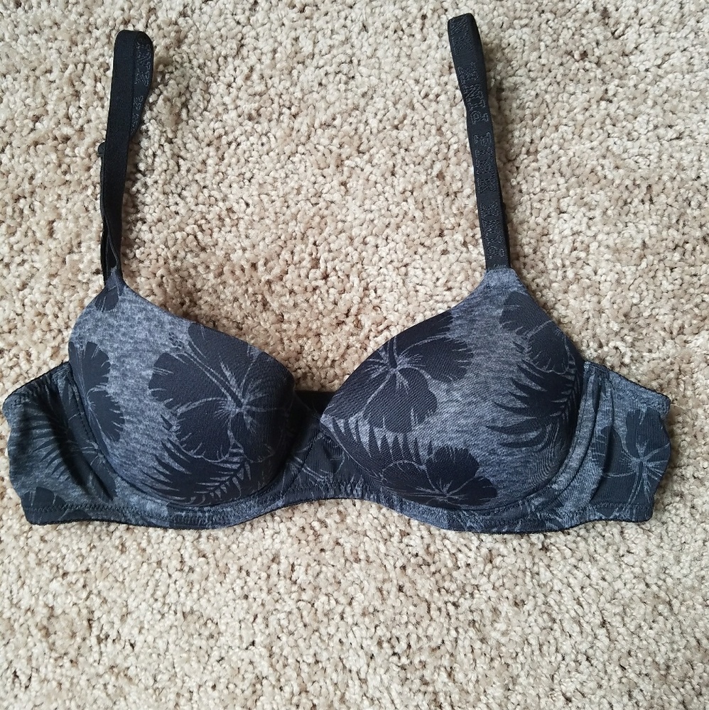 PINK 32AA wear everywhere lightly lined 32AA bra