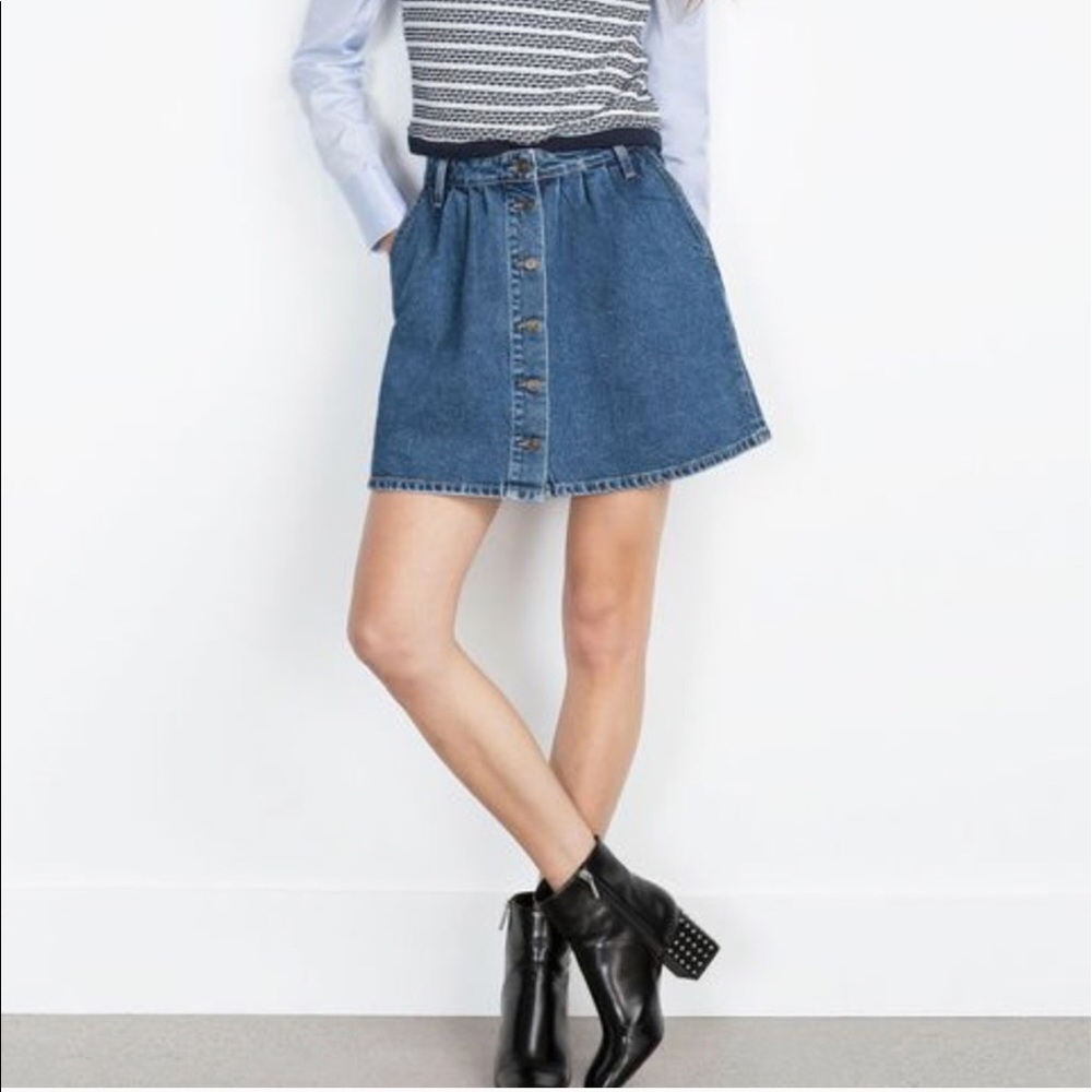 Zara denim button skirt