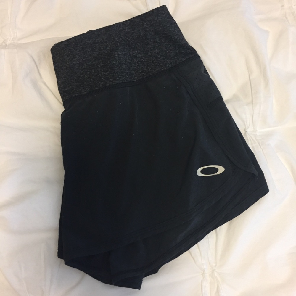 Oakley short running shorts