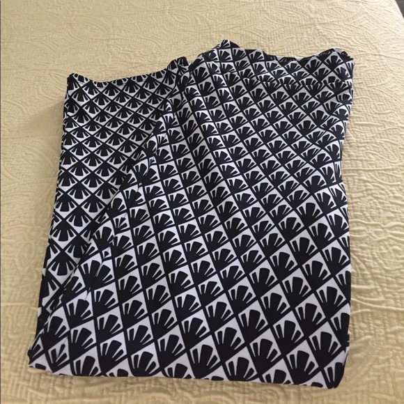 Mud Pie flared ankle pants - Picture 3 of 3