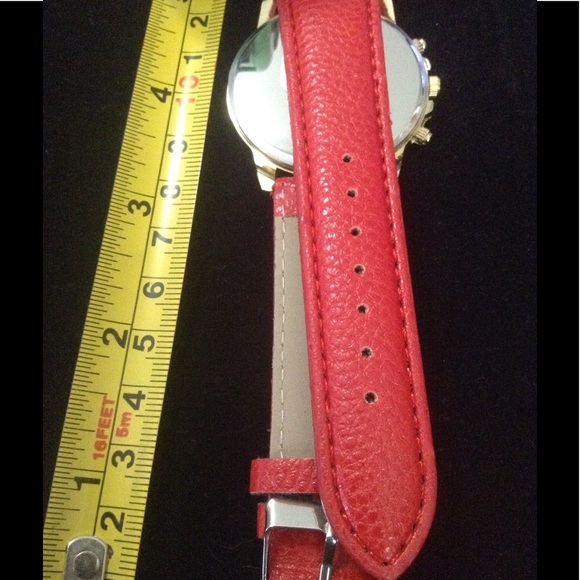 BNWOT Red Geneva Watch - Picture 2 of 2