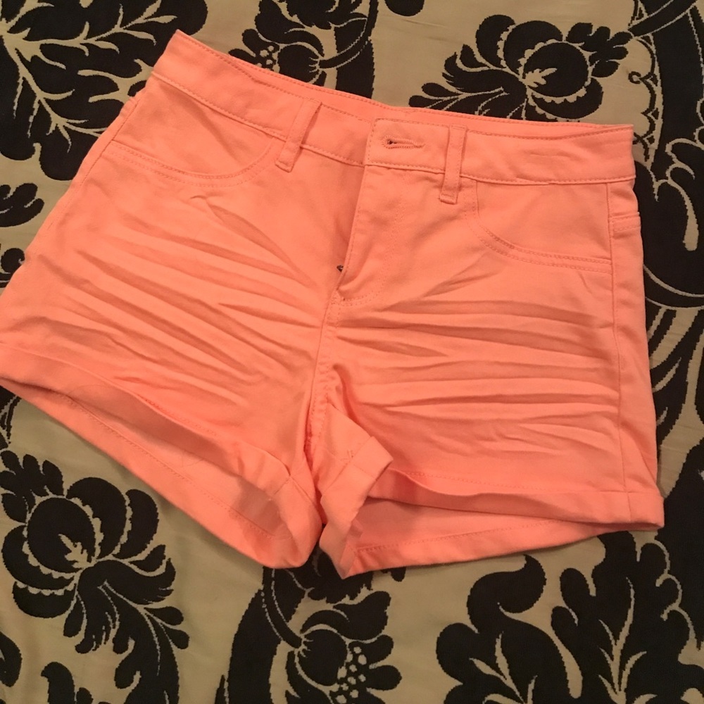 H&M NWT peach short shorts